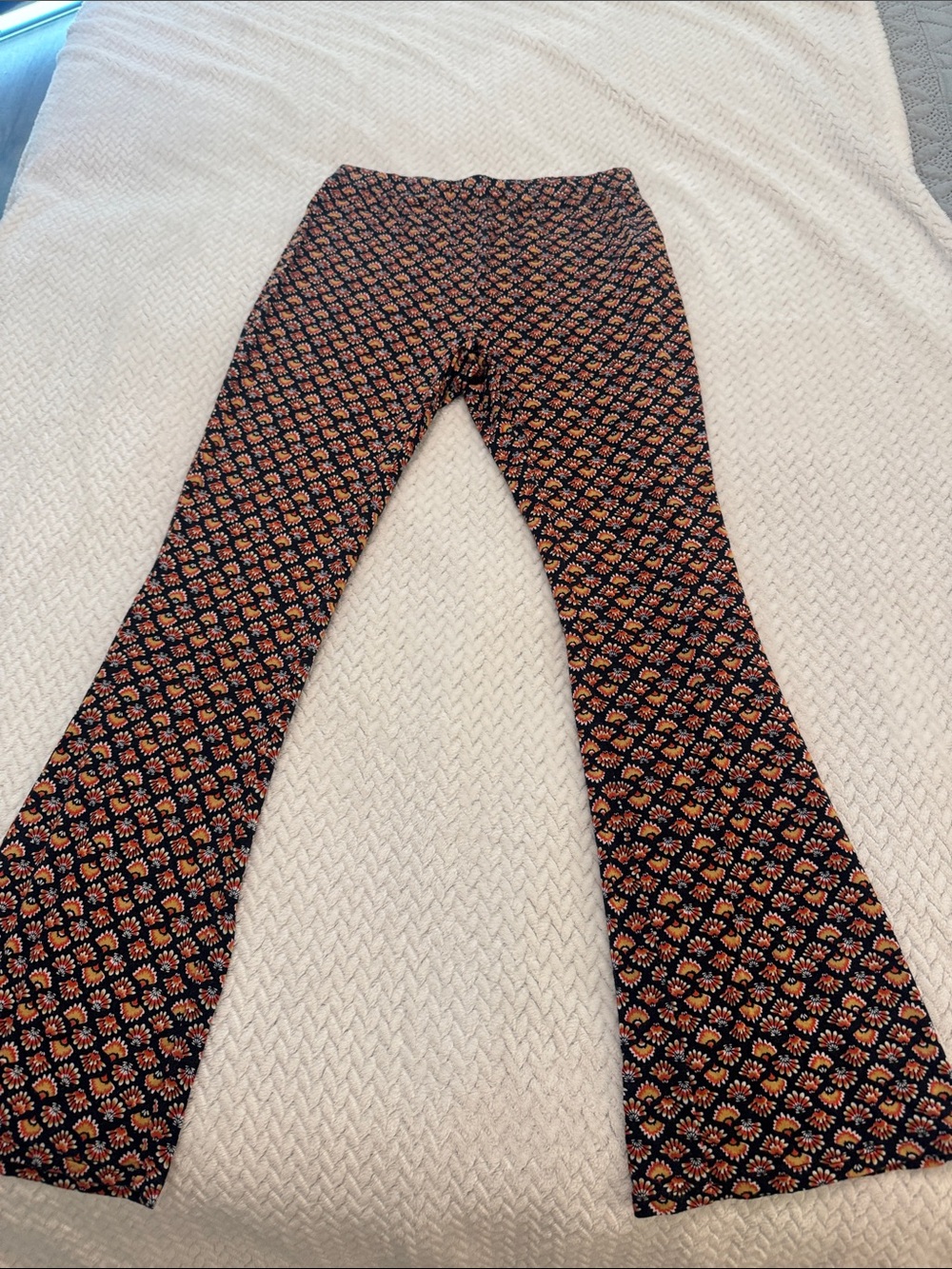 Never worn~ Billabong Black Floral Print Flared Pants